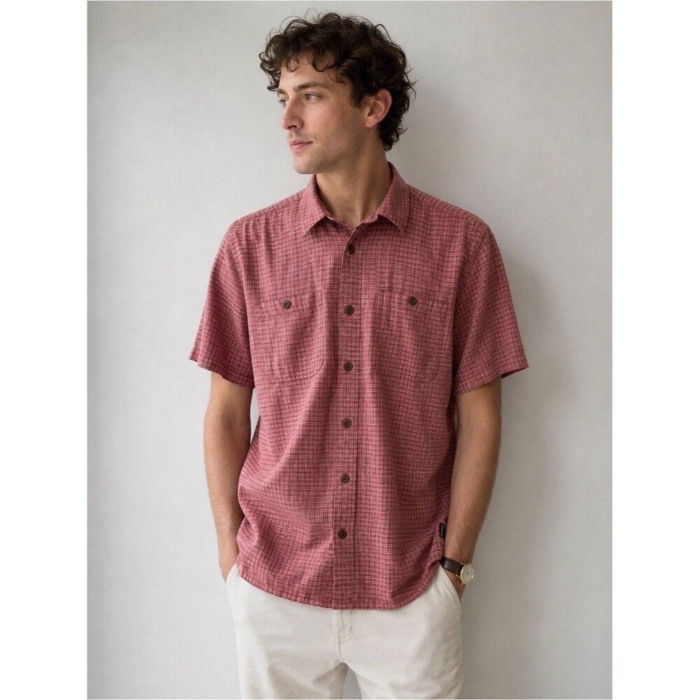 Patagonia Men’s Short Sleeve Button Down Shirt Red Check Plaid Large